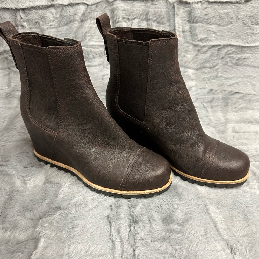 UGG Pax Boots - Brown - Size 6 - Pre-owned Condition